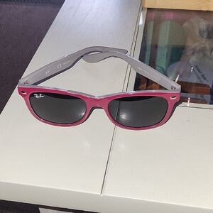 Ray-Ban Juniors Sunglasses Red and Gray